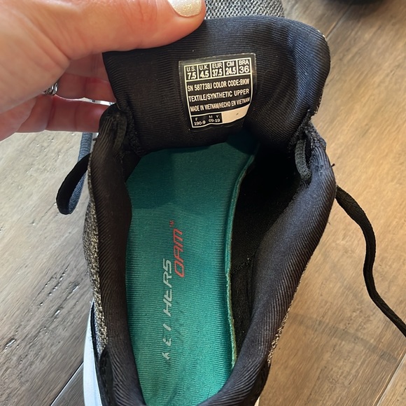 Sketchers women’s sneakers - Picture 5 of 5